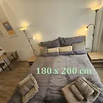 Comfort - Private Balcony - Free Parking *