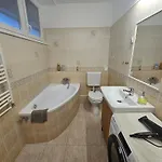 Apartament Comfort - Private Balcony - Free Parking *