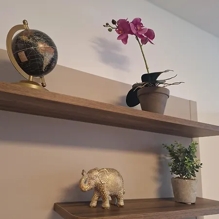 Comfort - Private Balcony - Free Parking Apartament