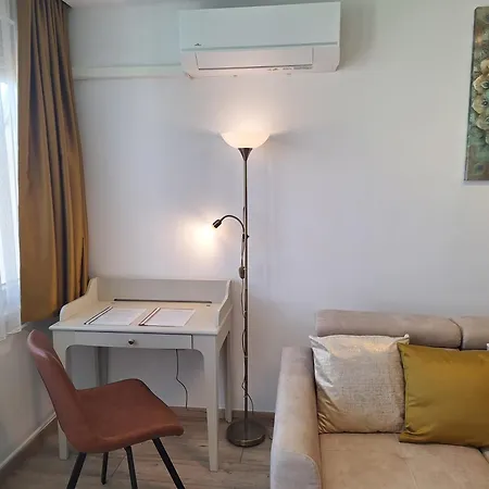 Comfort - Private Balcony & Free Parking - Ac Будапешт