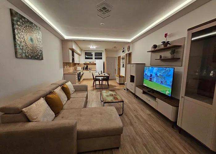 Comfort Apartment, Balcony, Free Parking, Ideal For Longer