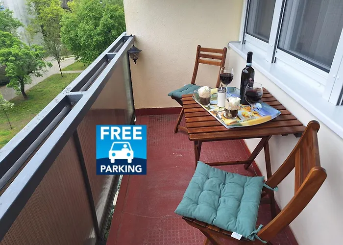 Comfort Apartment, Balcony, Free Parking, Ideal For Longer Apartament *