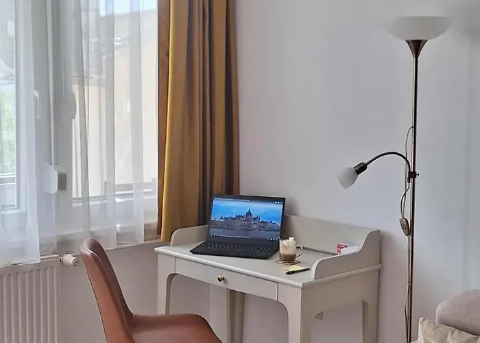 Comfort - Private Balcony - Free Parking Apartament *