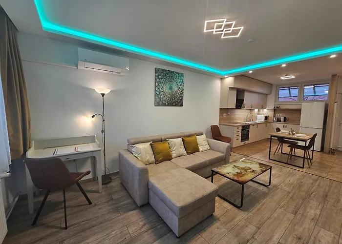 Comfort - Private Balcony - Free Parking Apartament *